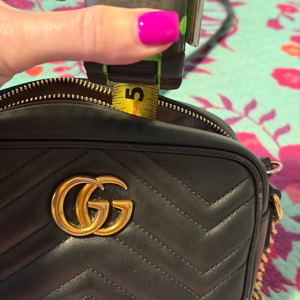 Black Gucci purse and matching gucci wallet used only a handful of times! - Picture 12 of 16
